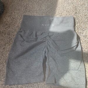 NVTGN High-Waisted Seamless Scrunch Shorts